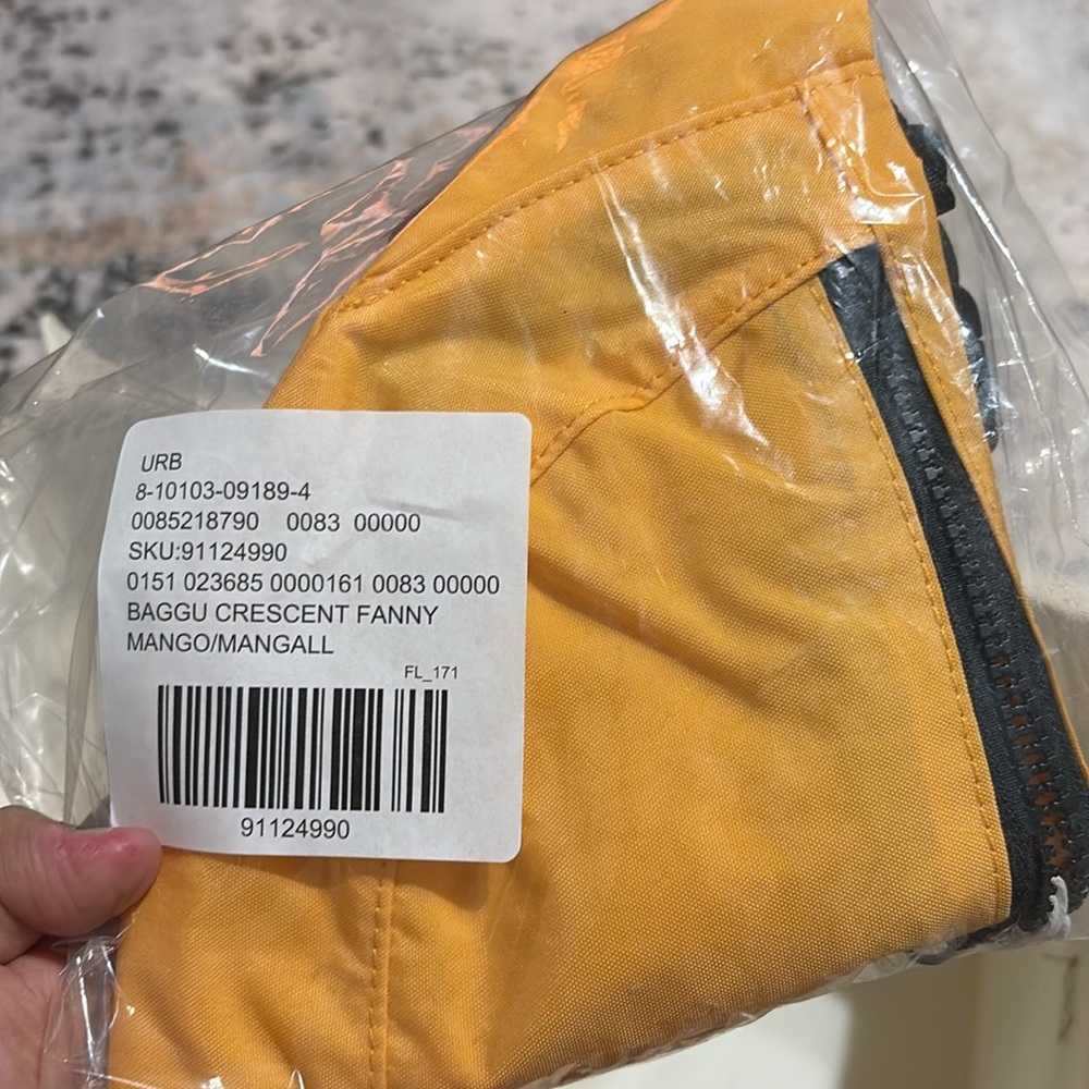Mango crescent fanny pack BAGGU - Picture 3 of 3